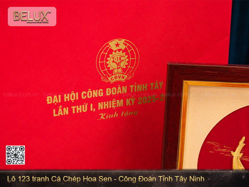 Lô 123 tranh cá chép hoa sen dát vàng 24k